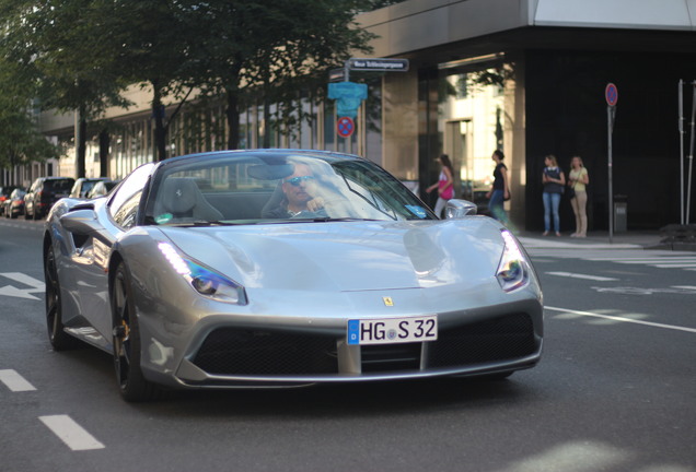 Ferrari 488 Spider