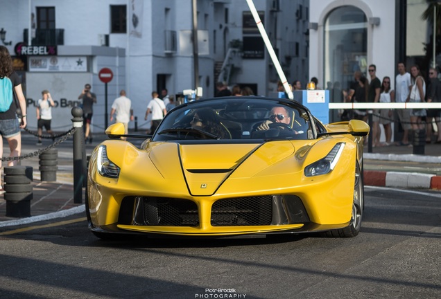 Ferrari LaFerrari Aperta