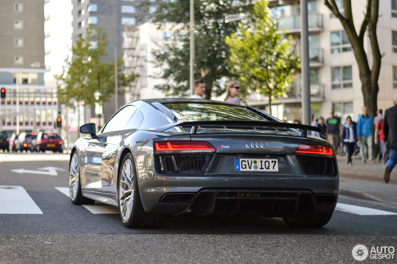 Audi R8 V10 Plus 2015