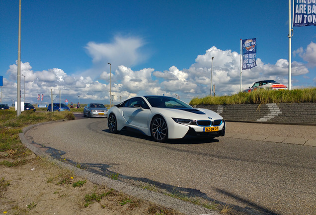 BMW i8