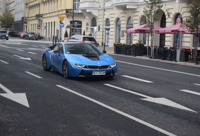 BMW i8