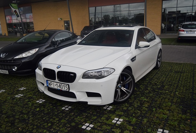 BMW M5 F10 2011