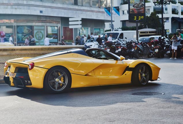 Ferrari LaFerrari Aperta