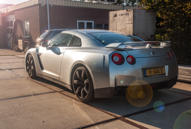 Nissan GT-R