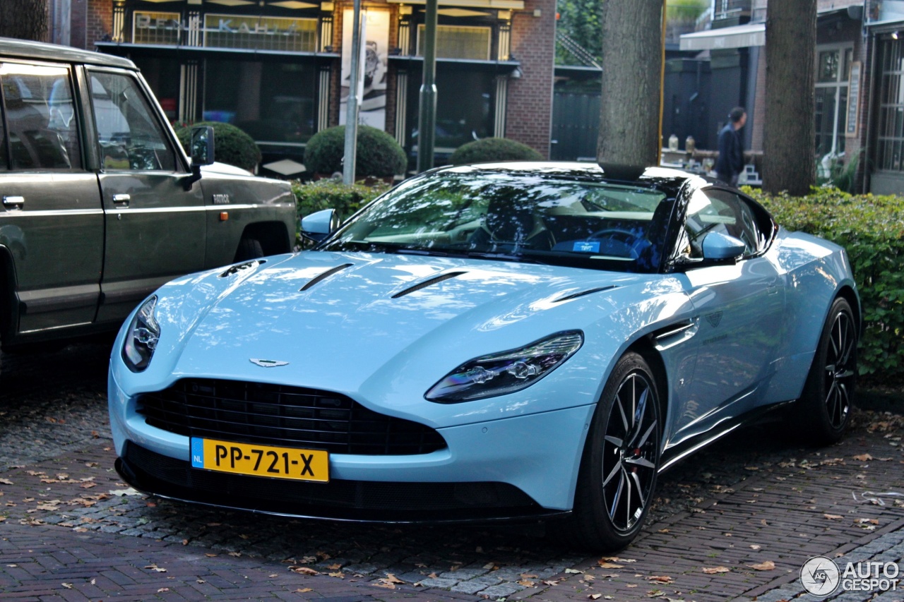 Aston Martin DB11