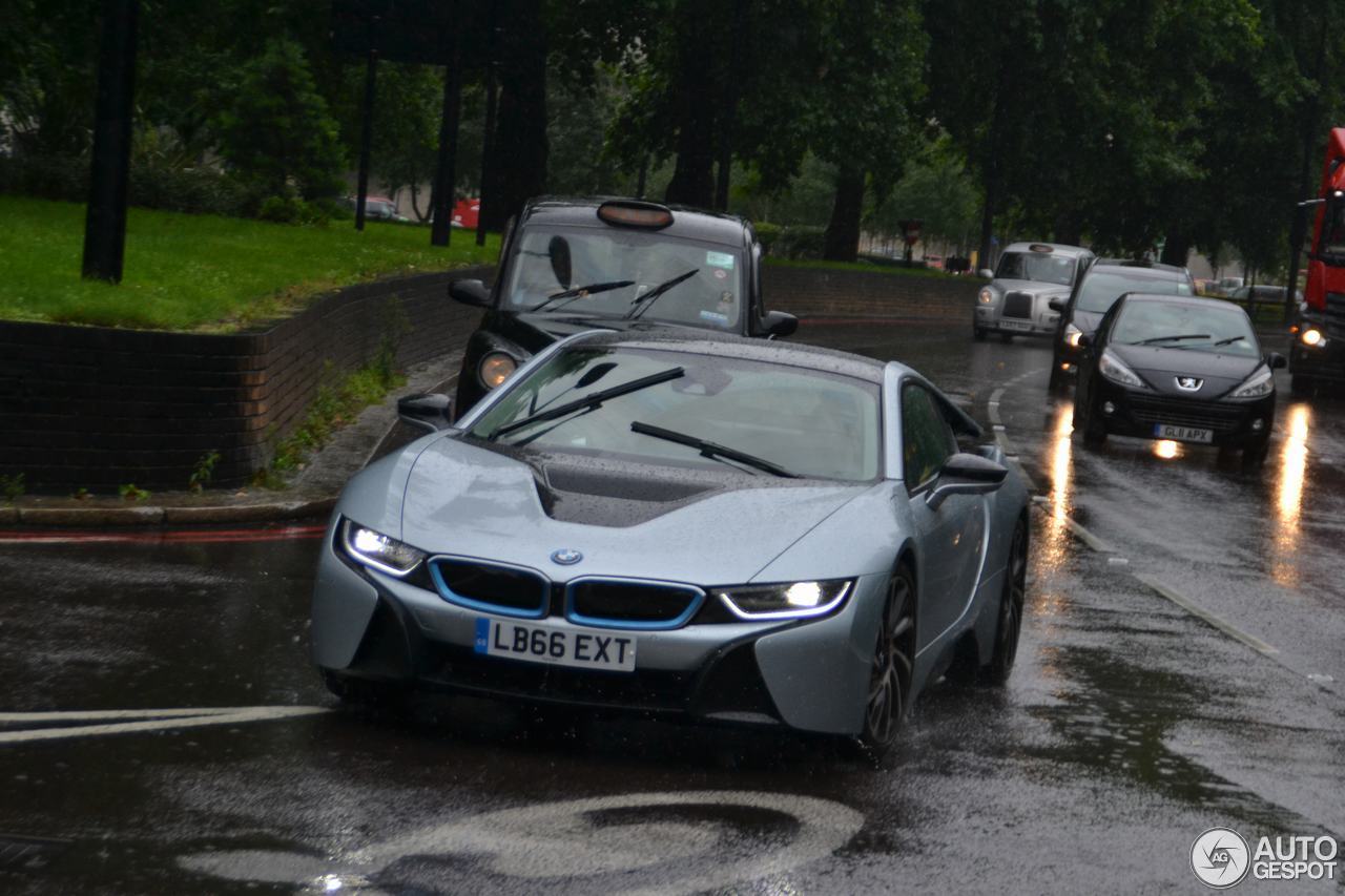 BMW i8