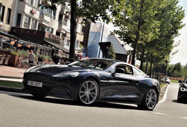 Aston Martin Vanquish 2013