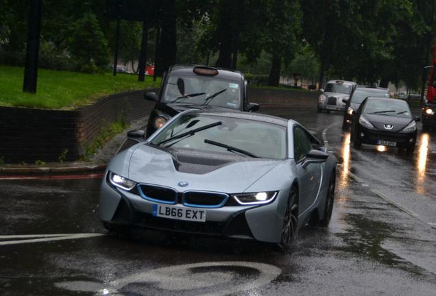 BMW i8