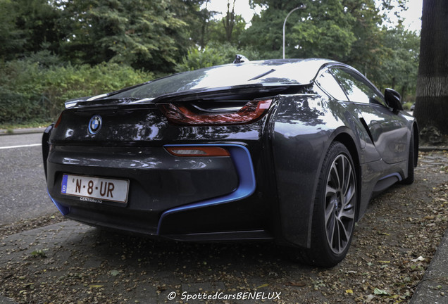 BMW i8