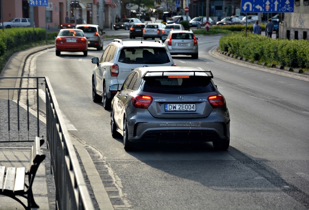 Mercedes-AMG A 45 W176 2015