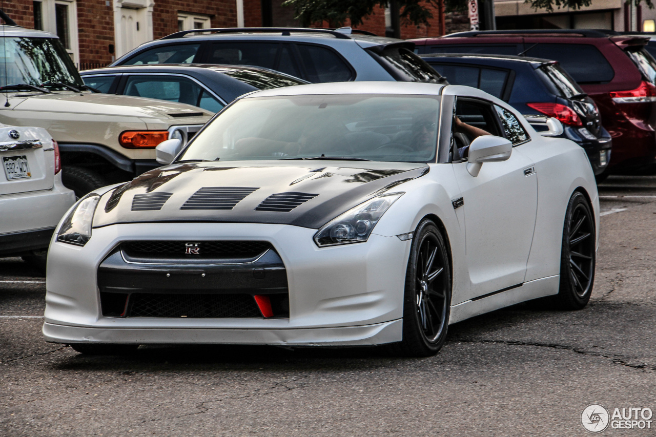 Nissan GT-R