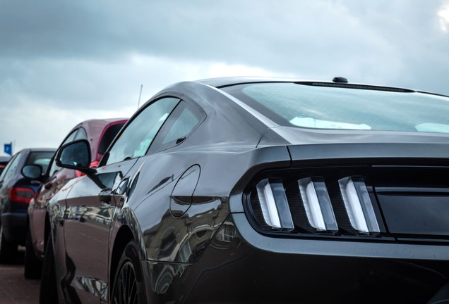 Ford Mustang GT 2015