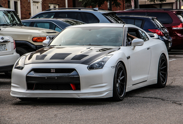 Nissan GT-R