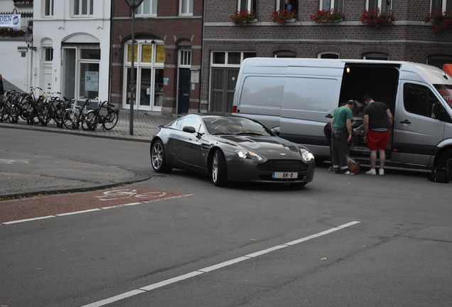 Aston Martin V8 Vantage