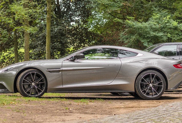 Aston Martin Vanquish 2013