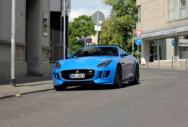 Jaguar F-TYPE S AWD Convertible British Design Edition