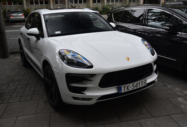 Porsche 95B Macan Turbo