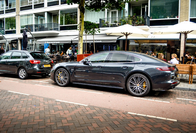 Porsche 971 Panamera Turbo S E-Hybrid