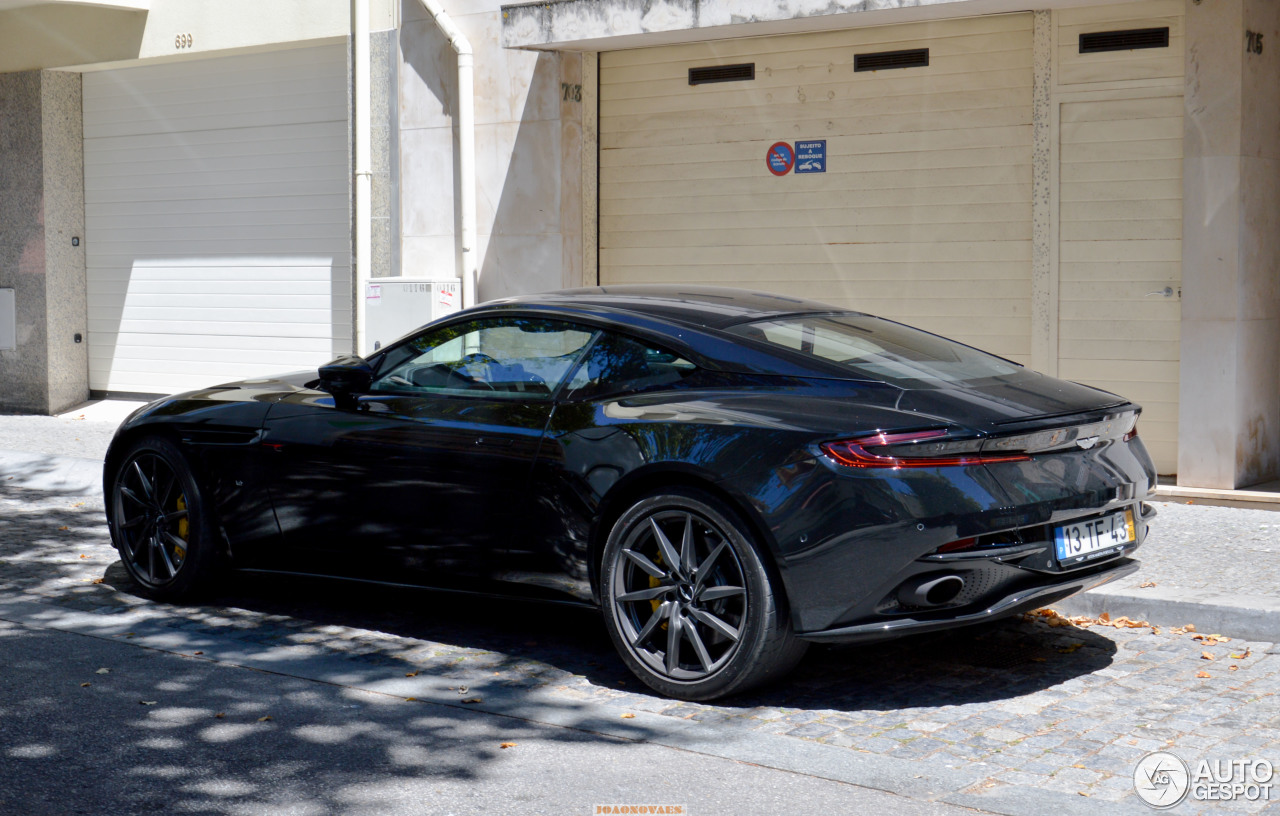 Aston Martin DB11