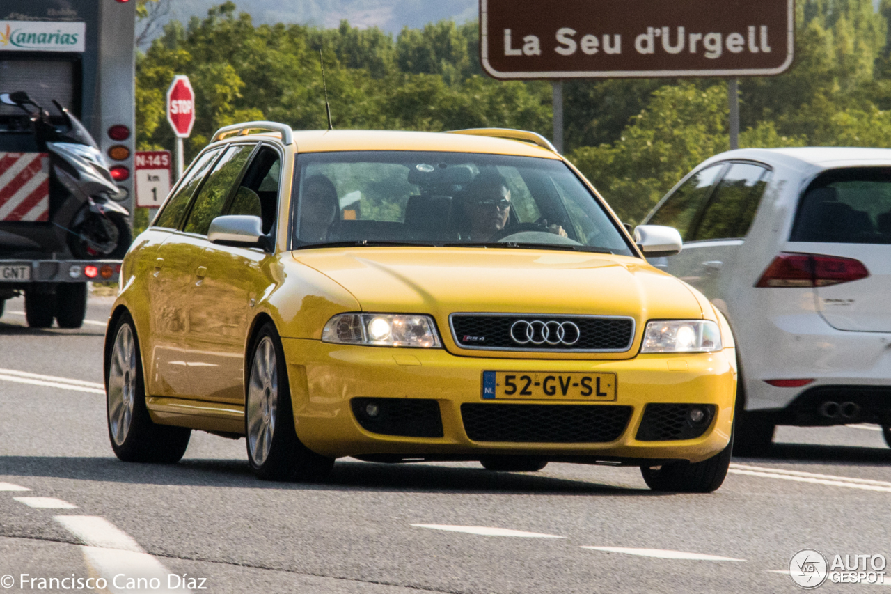 Audi RS4 Avant B5