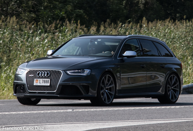 Audi RS4 Avant B8