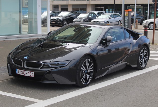 BMW i8