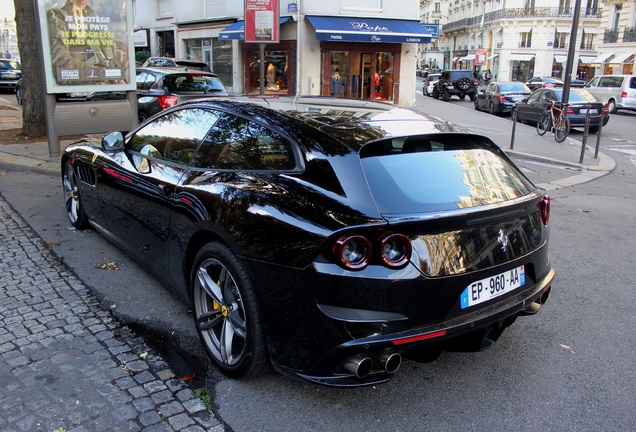 Ferrari GTC4Lusso