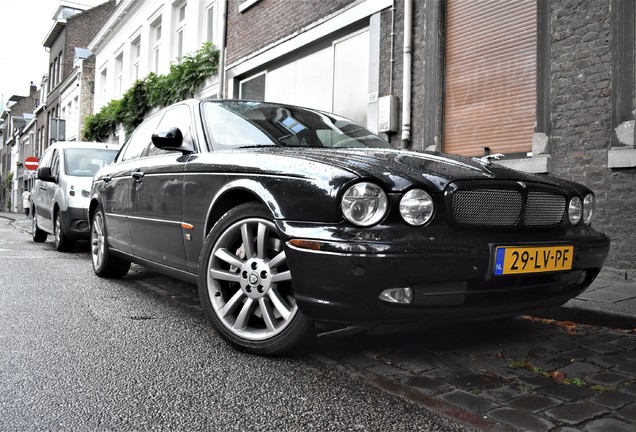 Jaguar XJR