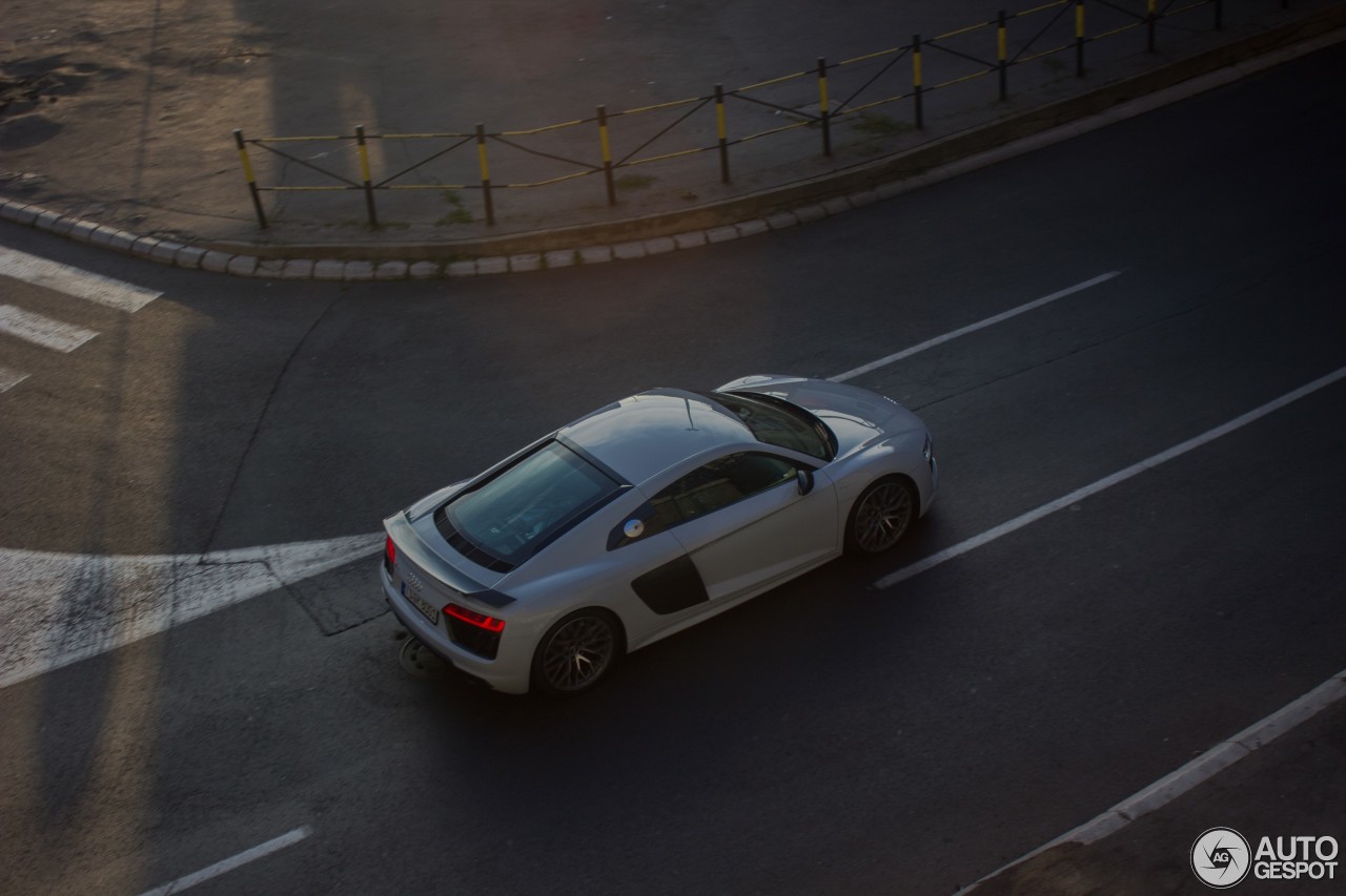 Audi R8 V10 Plus 2015