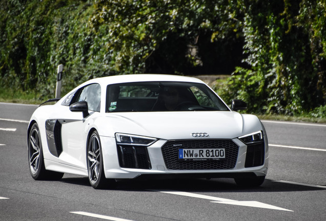 Audi R8 V10 Plus 2015