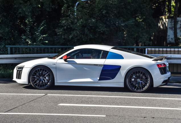 Audi R8 V10 Plus 2015