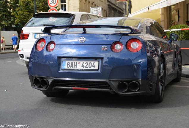 Nissan GT-R 2015