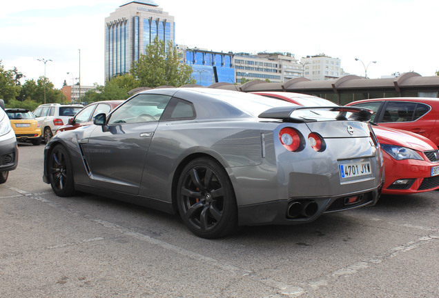 Nissan GT-R