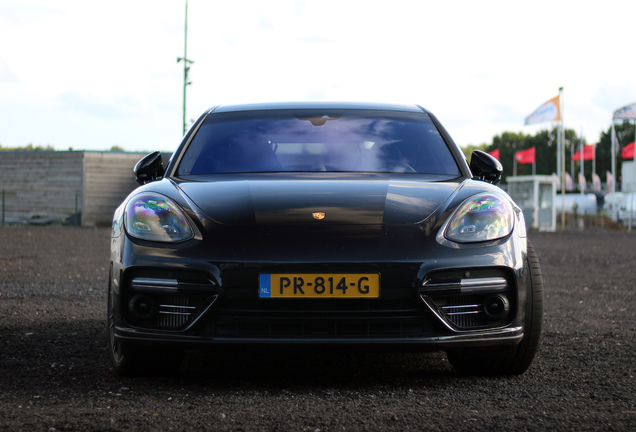 Porsche 971 Panamera Turbo S E-Hybrid Executive