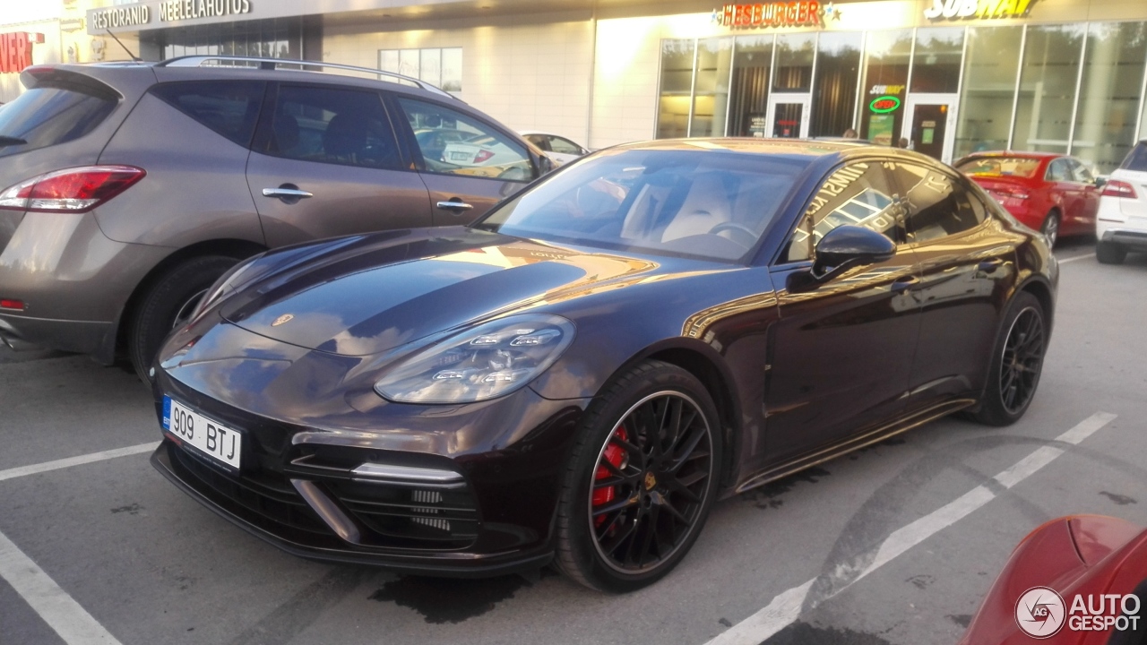 Porsche 971 Panamera Turbo