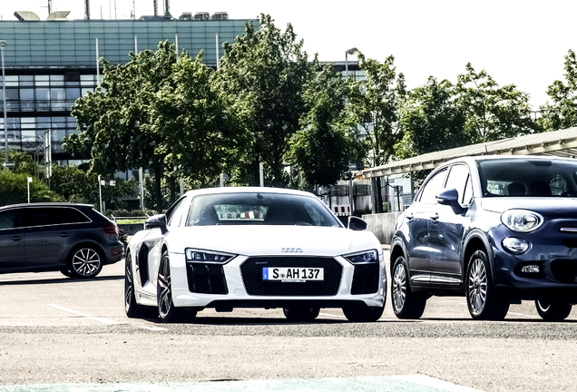 Audi R8 V10 Plus 2015