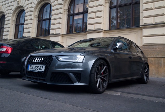 Audi RS4 Avant B8