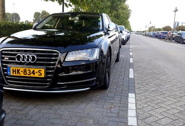 Audi S8 D4