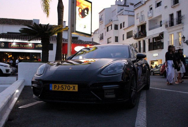 Porsche 971 Panamera Turbo