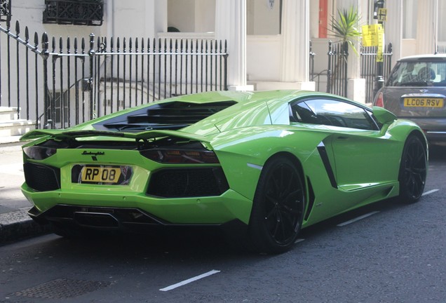 Lamborghini Aventador LP700-4