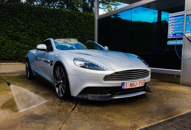 Aston Martin Vanquish 2013