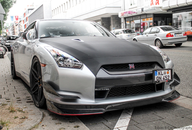 Nissan GT-R