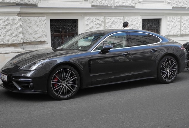 Porsche 971 Panamera Turbo