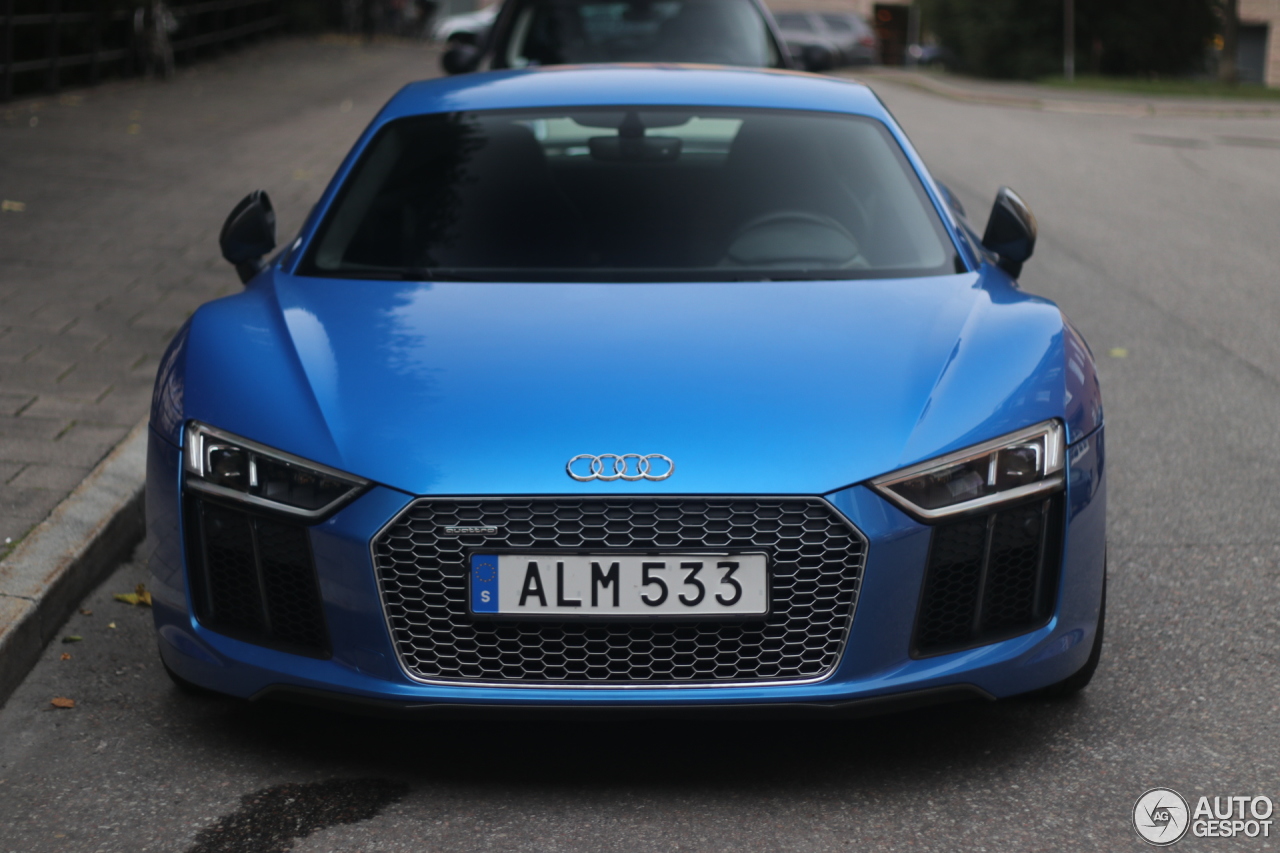 Audi R8 V10 Plus 2015