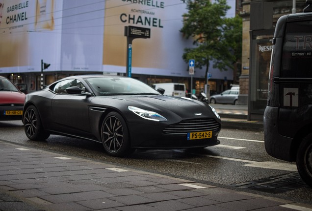 Aston Martin DB11