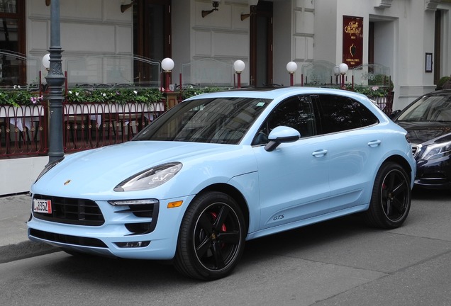 Porsche 95B Macan GTS