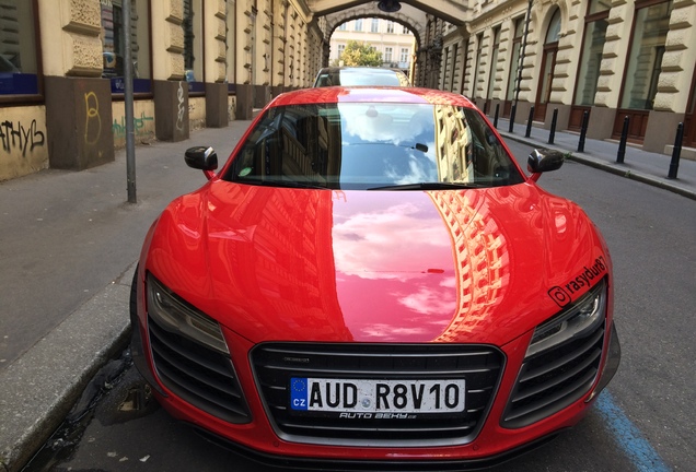 Audi R8 V10 Plus 2013