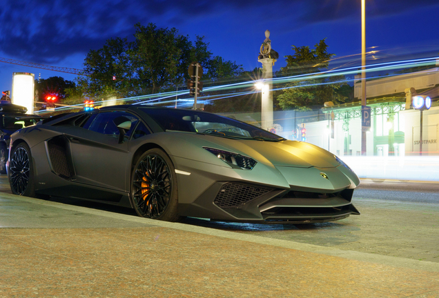 Lamborghini Aventador LP750-4 SuperVeloce Roadster