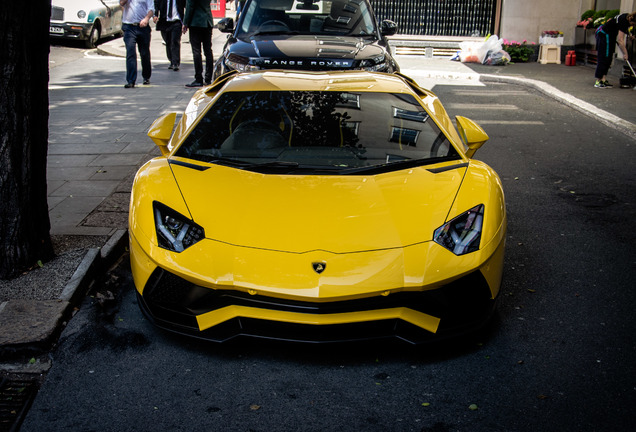 Lamborghini Aventador S LP740-4