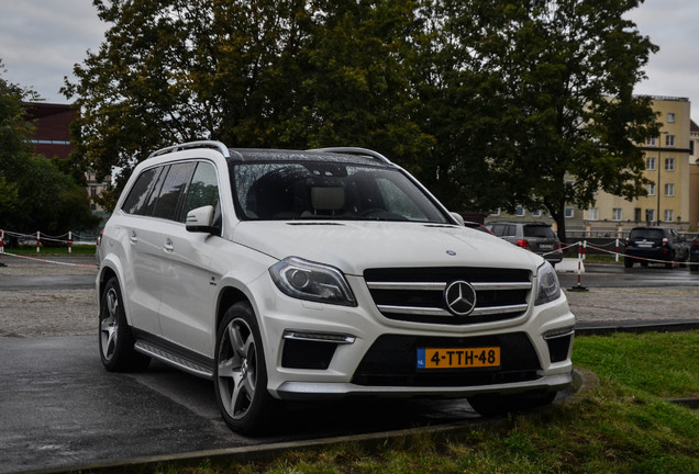 Mercedes-Benz GL 63 AMG X166